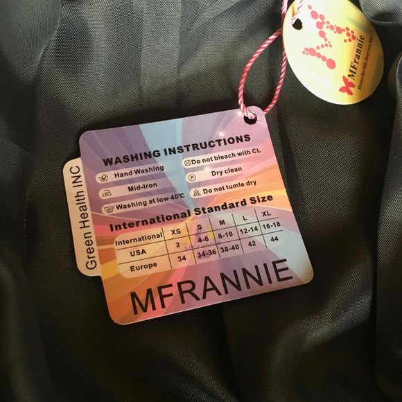 Mfrannie New Suit - includes blouse, skirt and blazer - Picture 10 of 16